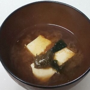 とろろ昆布と豆腐のお味噌汁